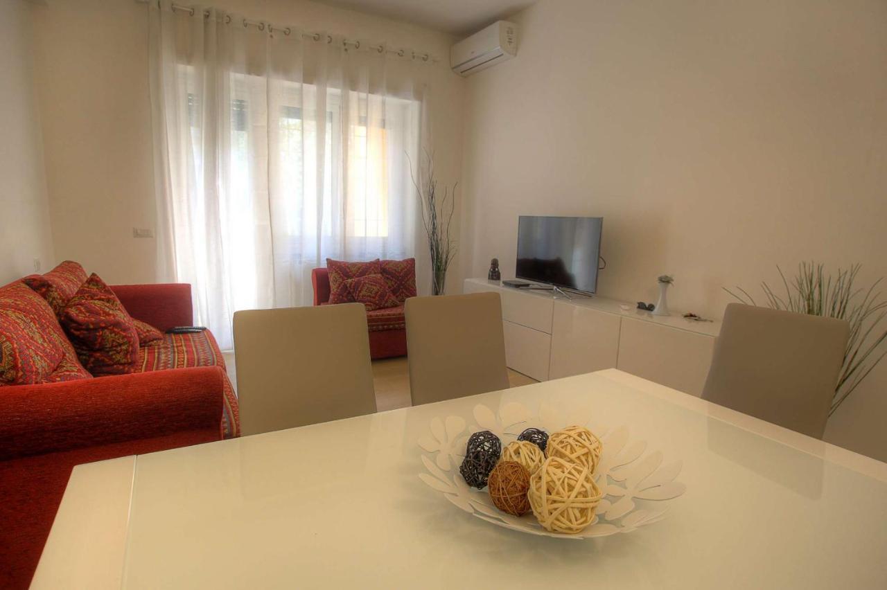 Holiday Aroma Apartment Exterior photo
